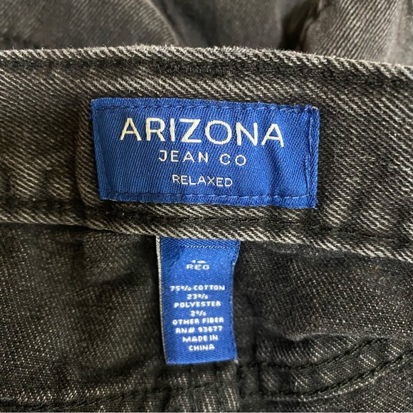 Arizona Jean Co Boy’s Distressed Faded Black Relaxed Fit Jeans - Picture 6 of 8